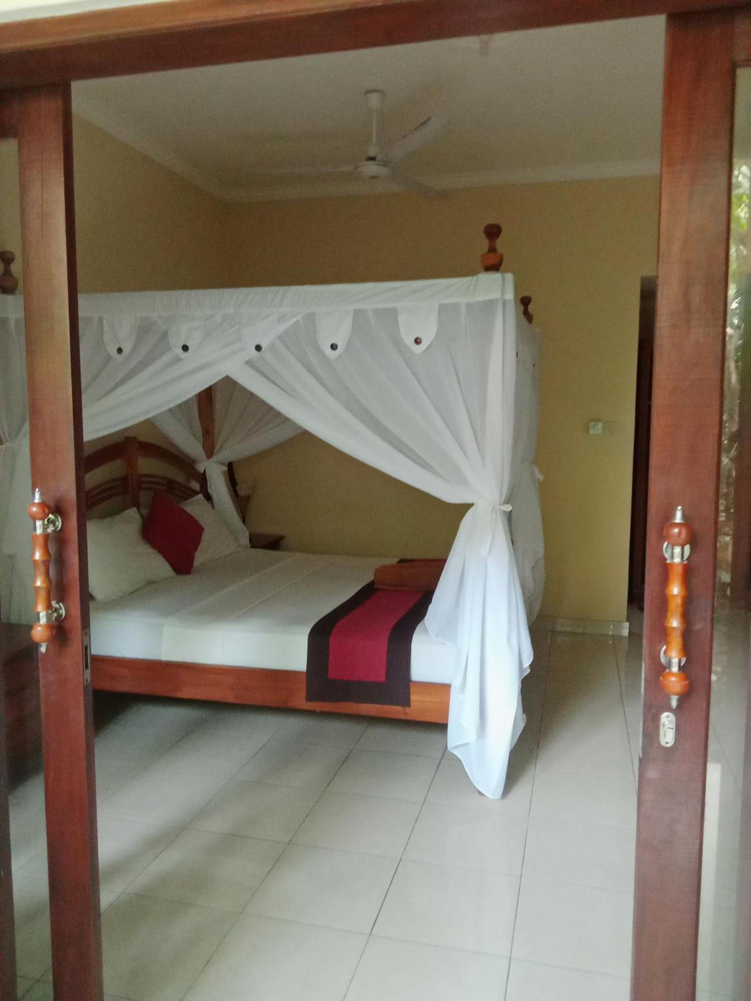 Pondok Aldi Hostel Amed  Exterior photo