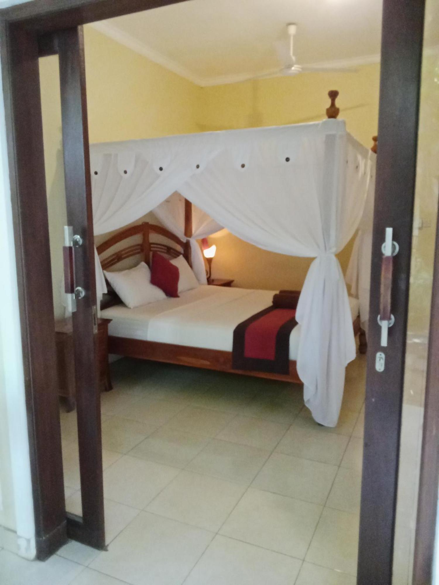 Pondok Aldi Hostel Amed  Exterior photo