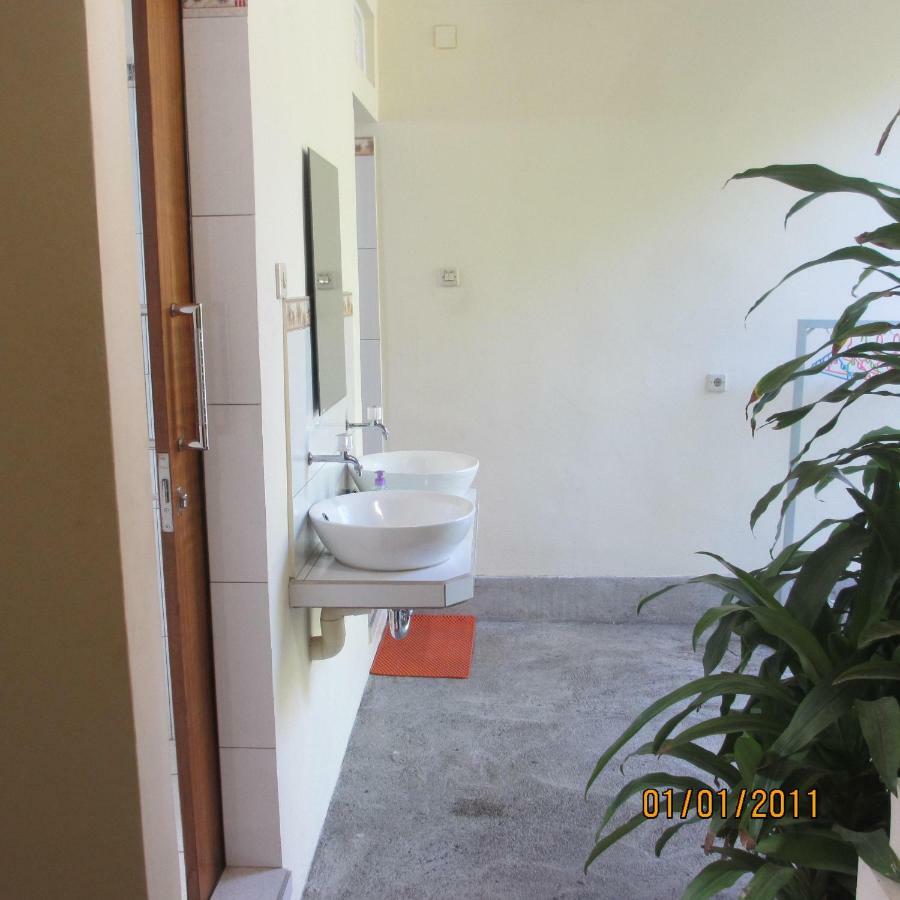 Pondok Aldi Hostel Amed  Exterior photo